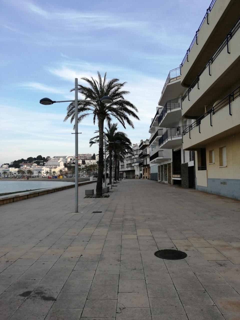 Apartament Vistamar Llança Екстериор снимка